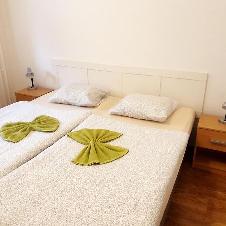 Apartman Bystrica City & Parking Banska Bystrica Bagian luar foto