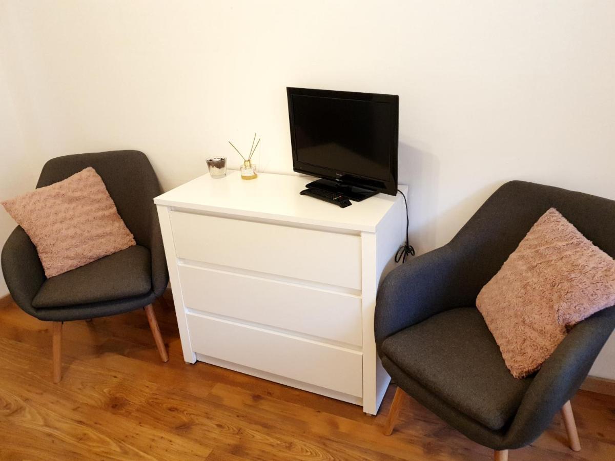 Apartman Bystrica City & Parking Banska Bystrica Bagian luar foto