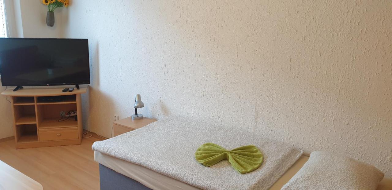 Apartman Bystrica City & Parking Banska Bystrica Bagian luar foto