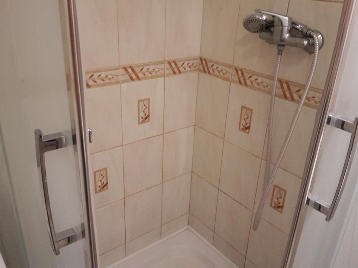 Apartman Bystrica City & Parking Banska Bystrica Bagian luar foto